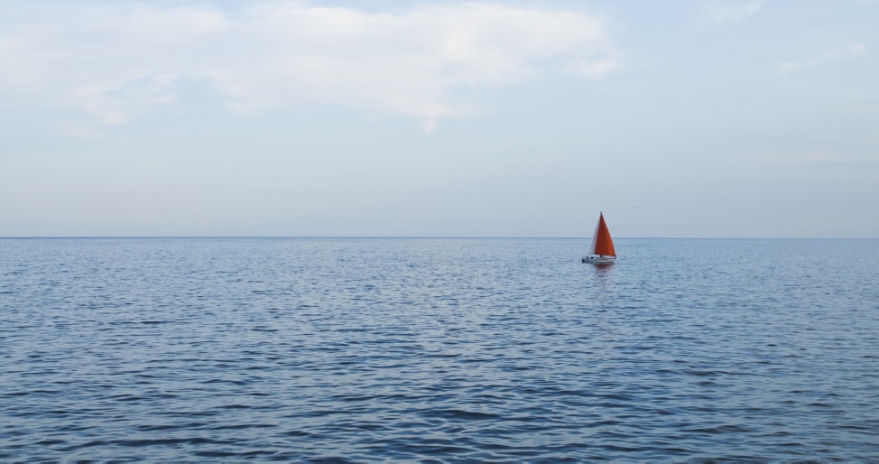 single sailboat