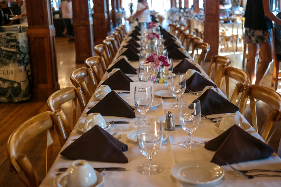 High Hampton Inn: the dining room, set for breakfast