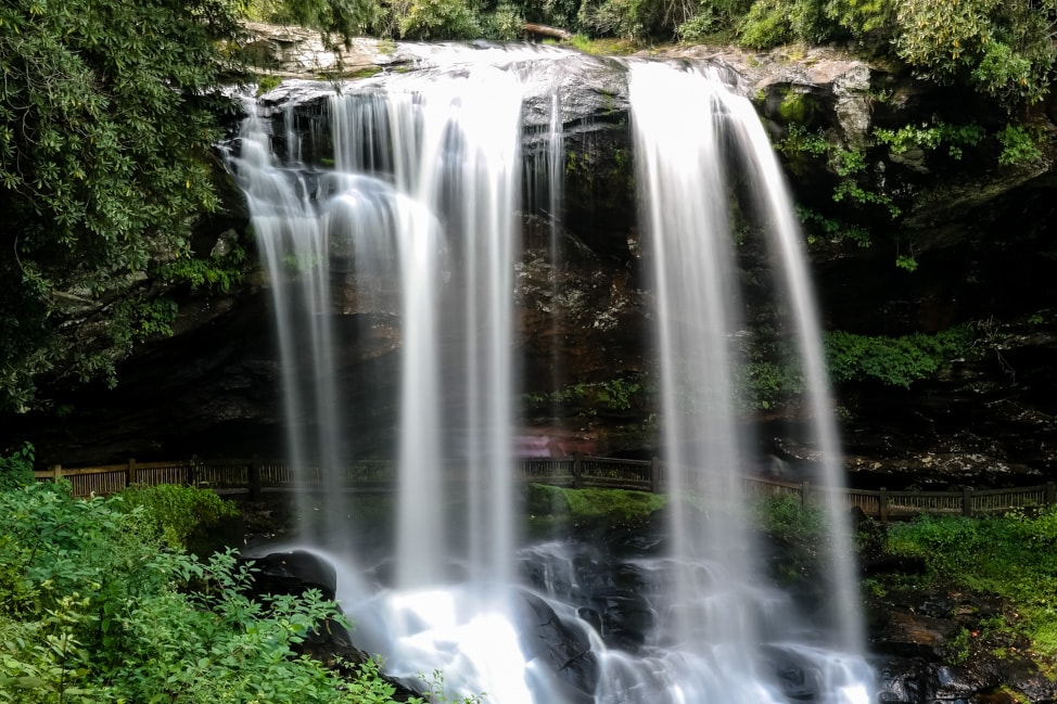 High Hamptons Inn: one of the waterfalls right outside the hotel