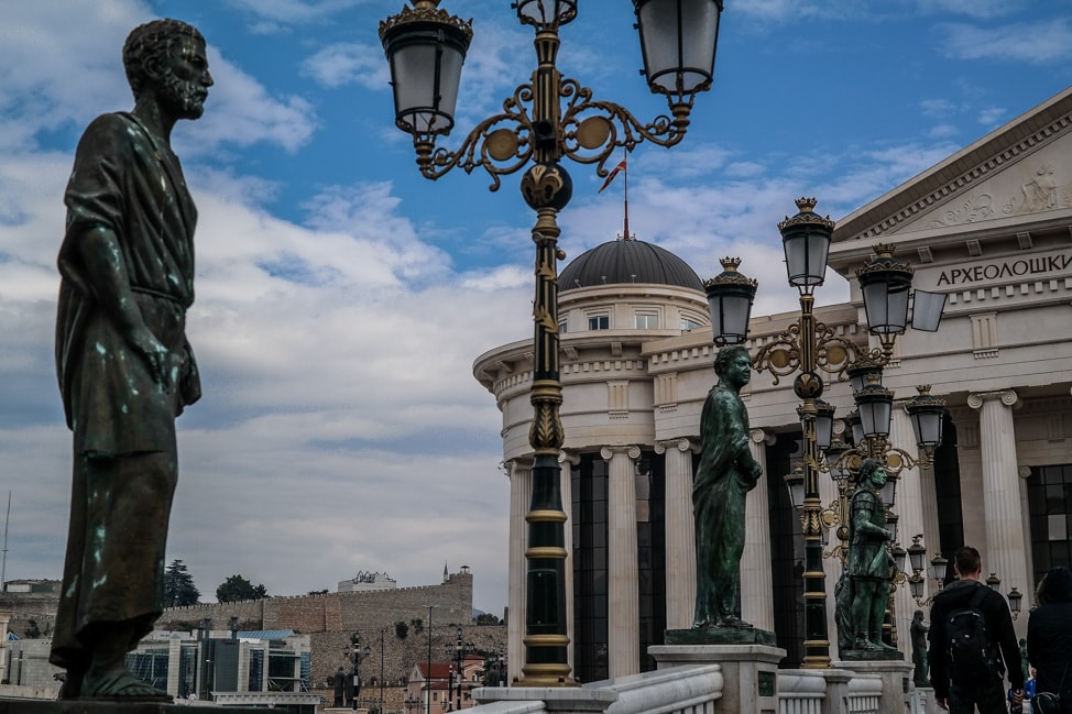 skopje 2014 line of statues