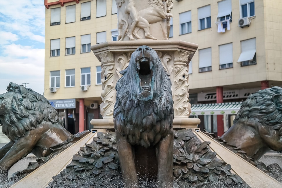 skopje 2014 lion fountain