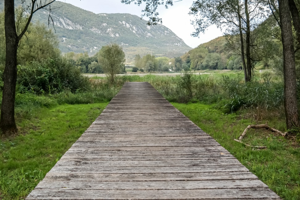 hiking in italy path