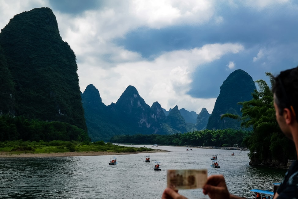 The scene from the ¥20 note on a Li River cruise