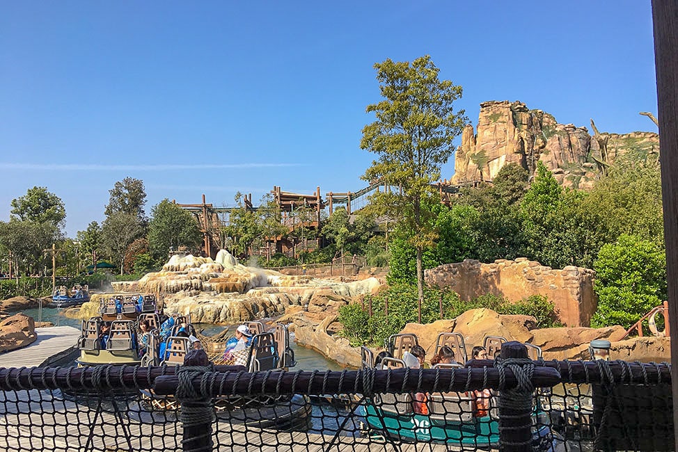 visiting Shanghai Disneyland during a holiday weekend