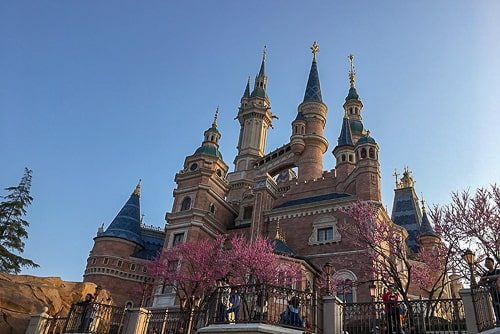 visiting Shanghai Disneyland during a holiday weekend