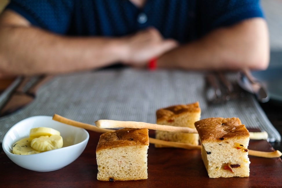 Yala Safari: homemade bread plate at Basses Restaurant, Chena Huts